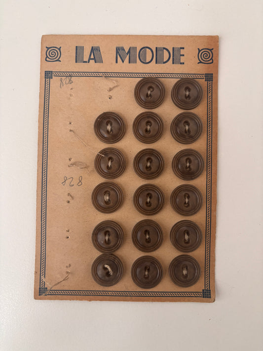 La Mode buttons (brown - 18 mm)