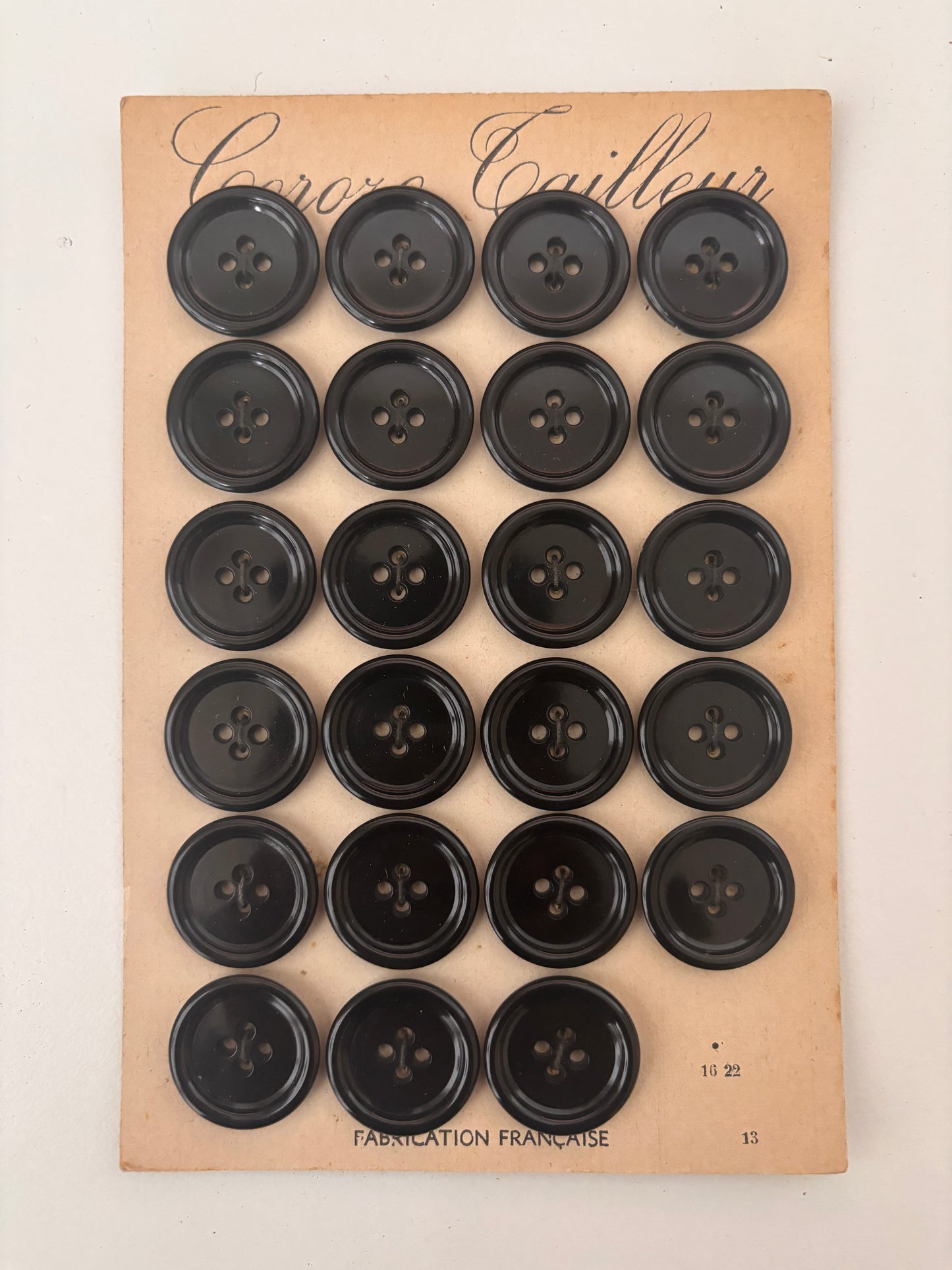 Corozo Cailleur buttons (black - 22 mm)