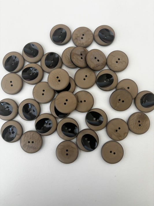 BBO buttons (brown/black - 22 mm)