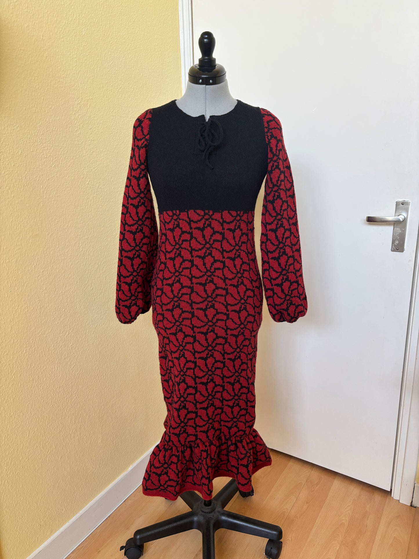 70s knitted dress (bespoke)