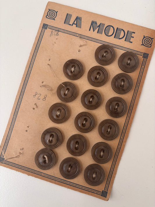 La Mode buttons (brown - 18 mm)