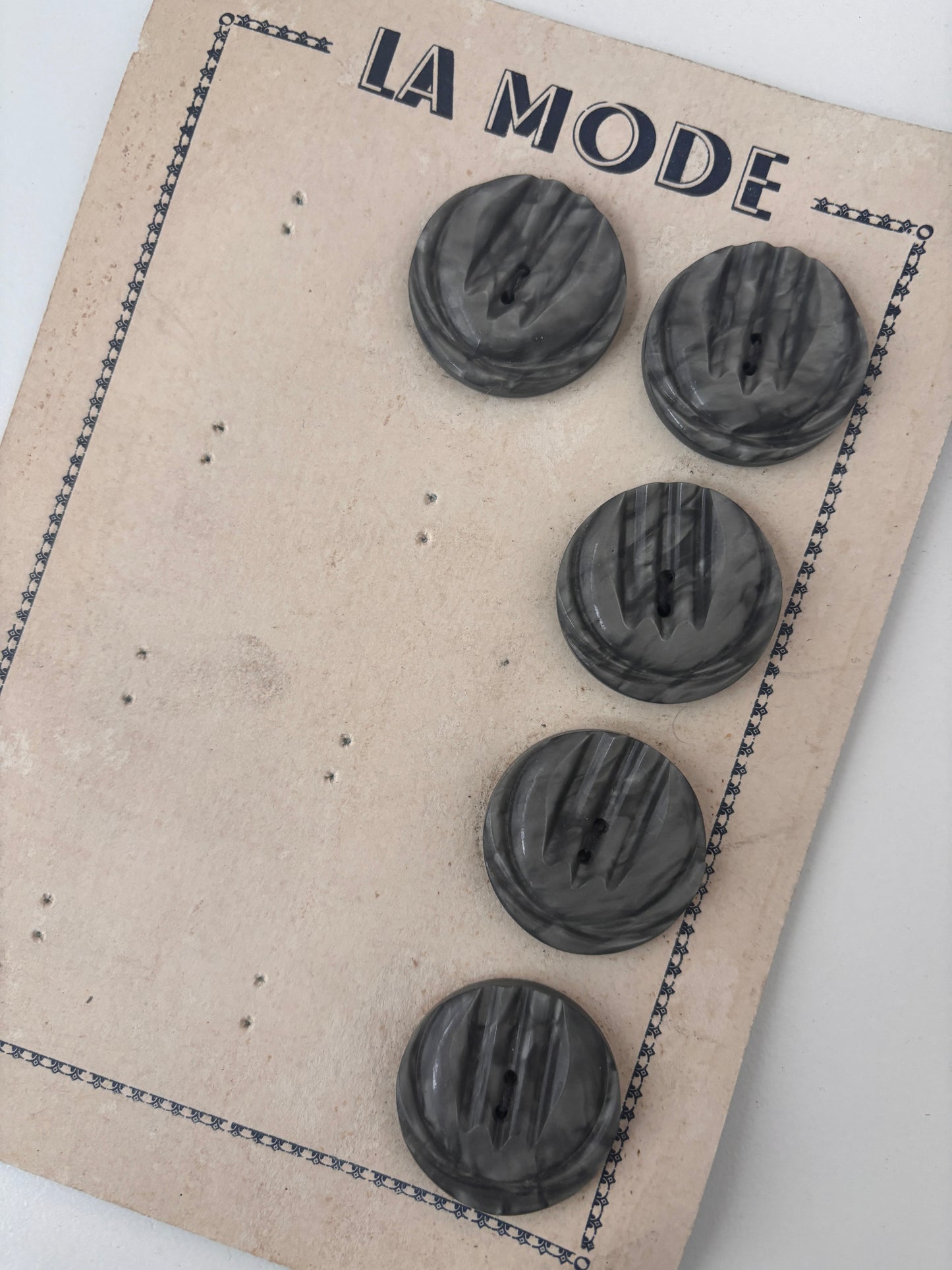 La Mode buttons (grey - 31 mm)