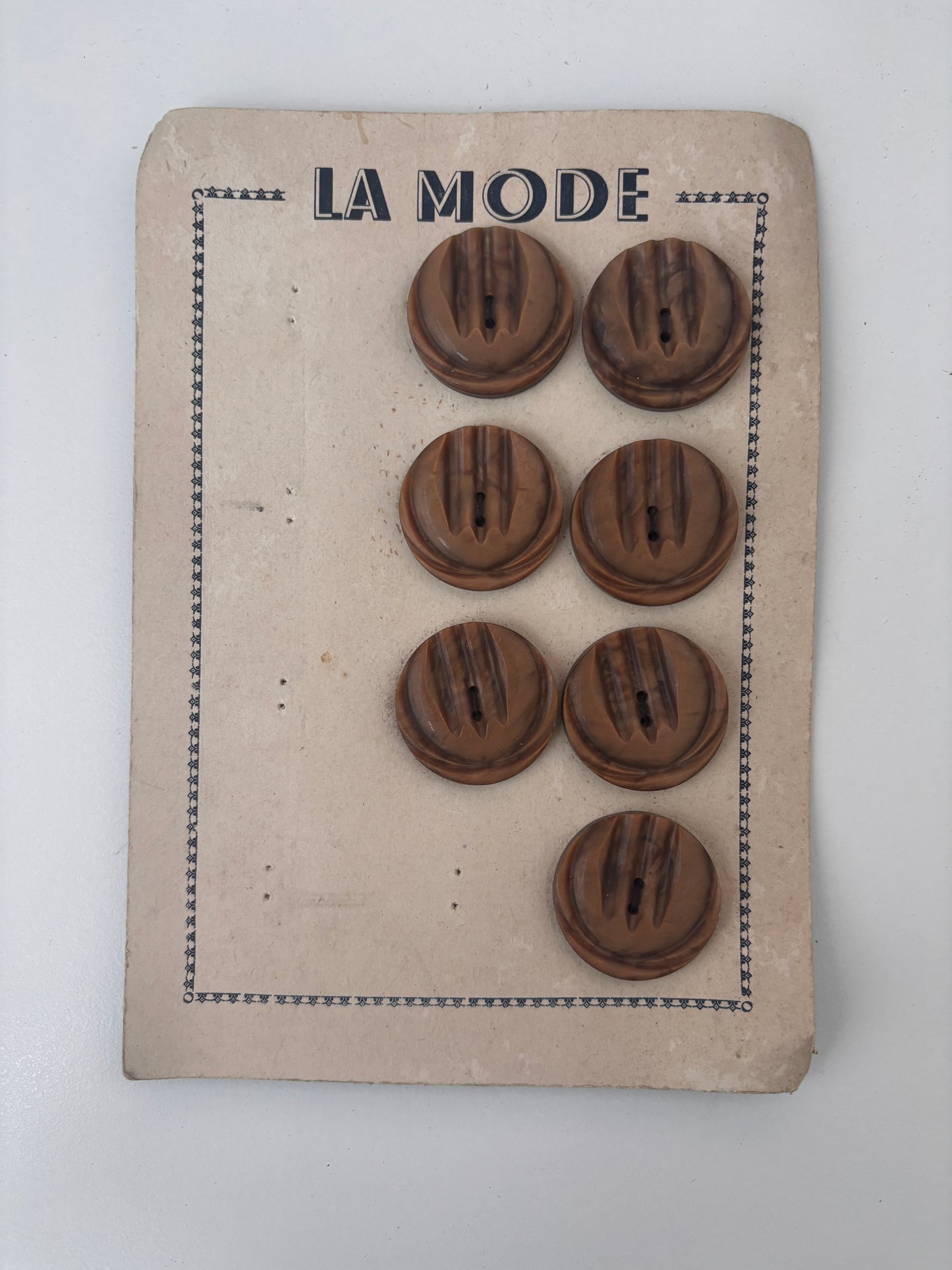 La Mode buttons (brown - 30 mm)