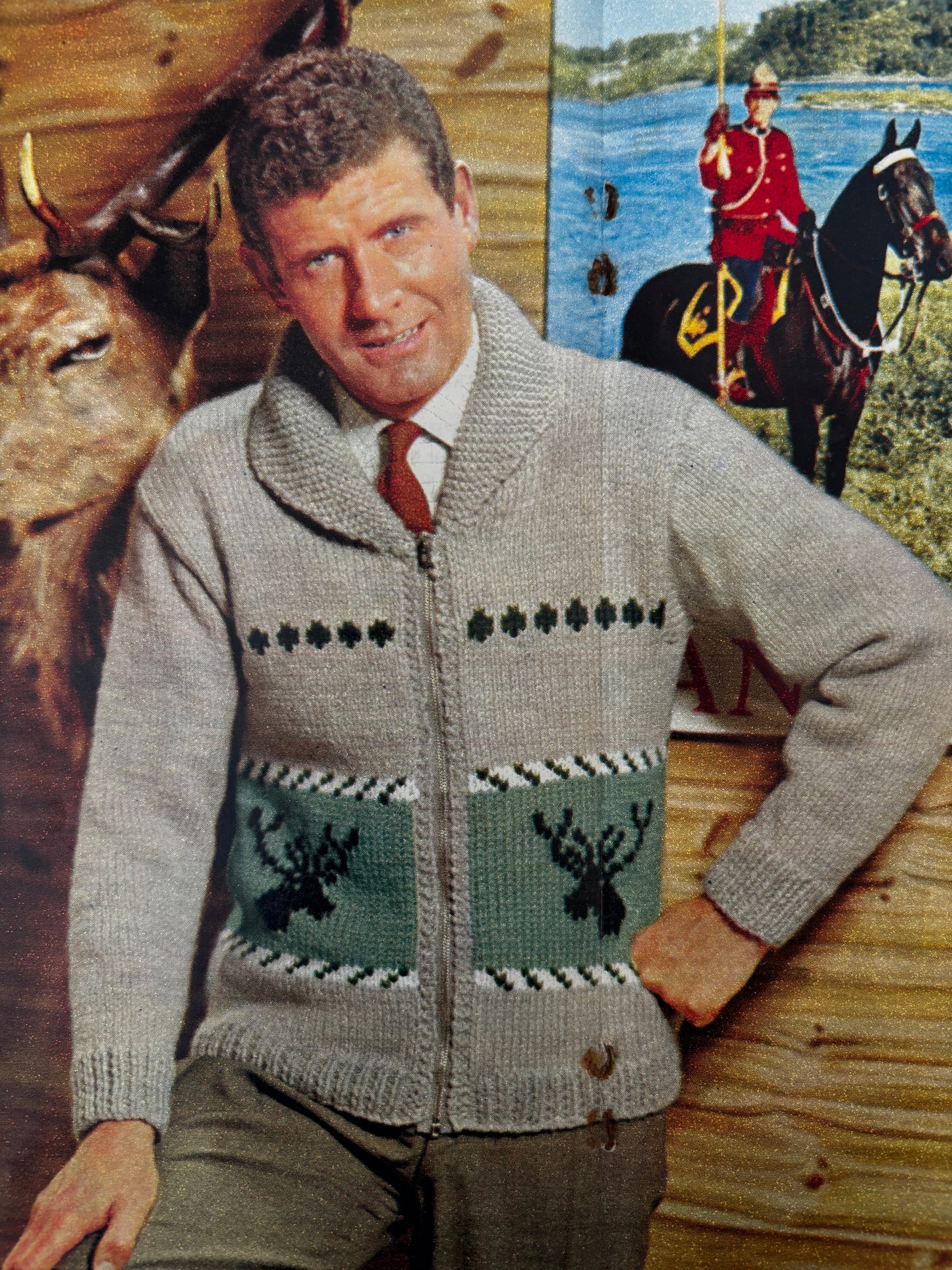 Patons and Baldwins Round-the-World Knitting (English)