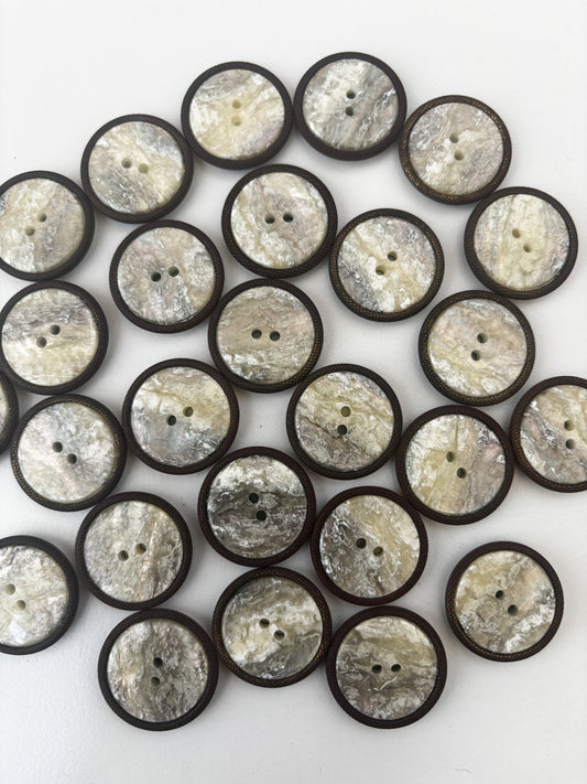 BBO buttons (pearl - 23 mm)
