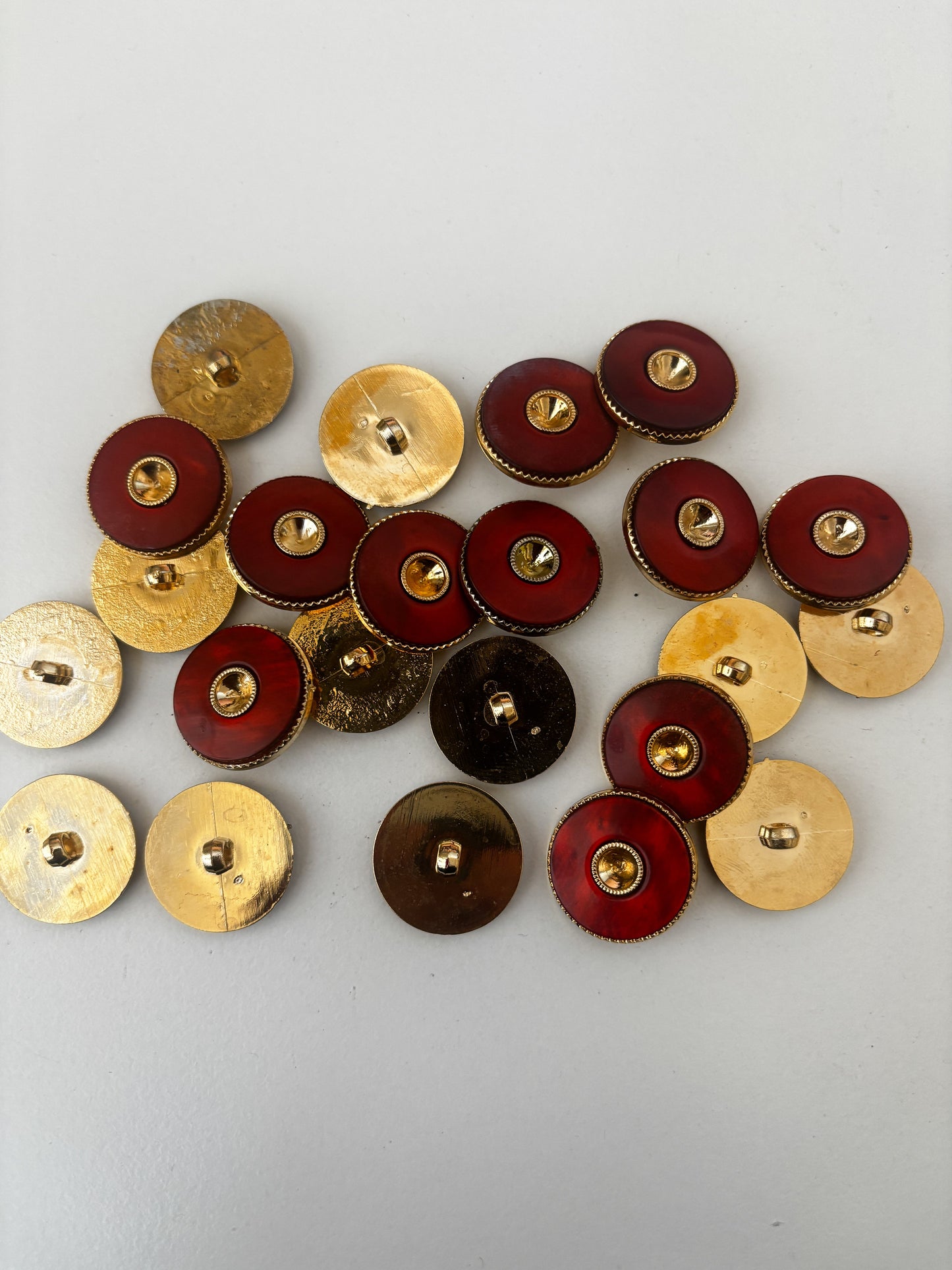 BBO buttons (red/gold - 18 mm)