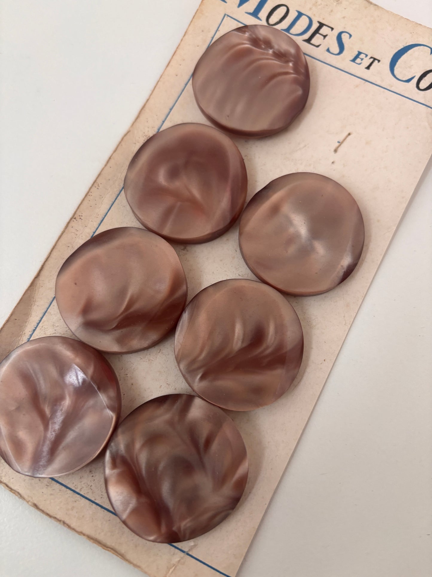 Modes et Couture buttons (brown - 35 mm)